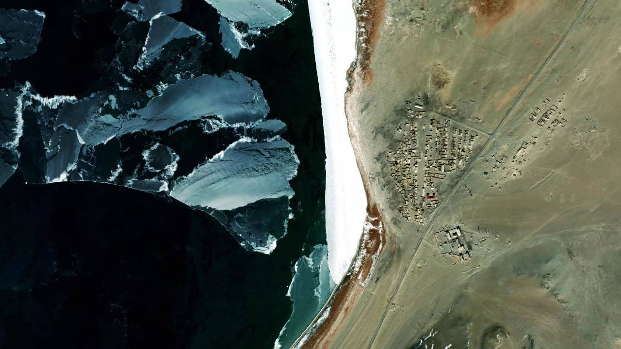 Karakul Lake