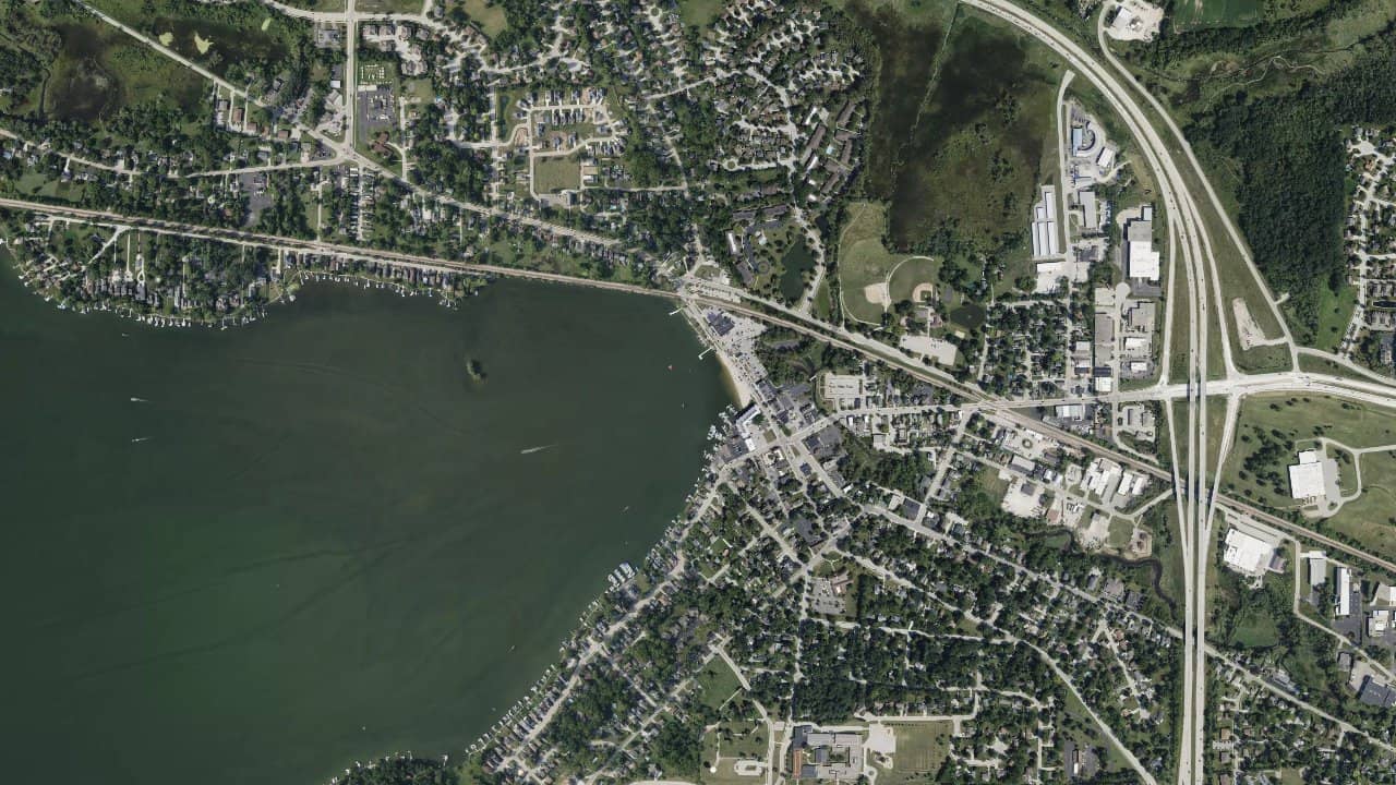 Pewaukee Lake